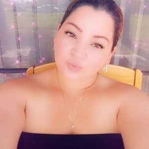 Meet your Posher, Larissa